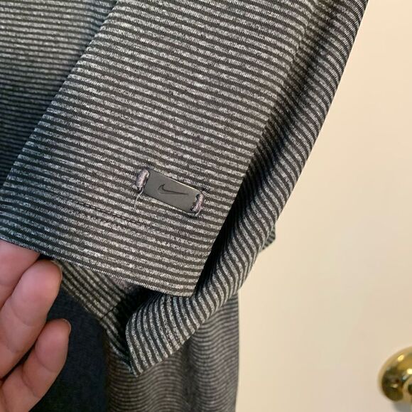 Nike EUC Dri-Fit gray striped T shirt Size small - Picture 2 of 6